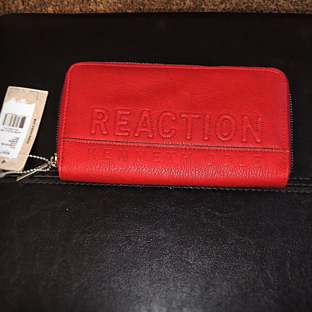 Kenneth Cole Reaction Zip Wallet/ Red Leather